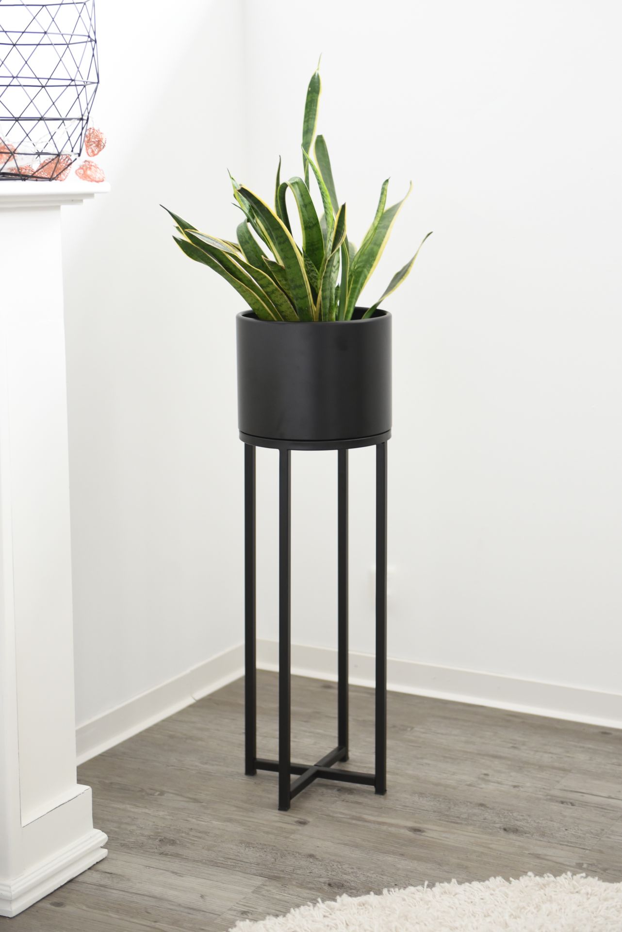 Blumentopf auf Ständer, mit Beinen, Füßen "Elevate Cross" 79 cm