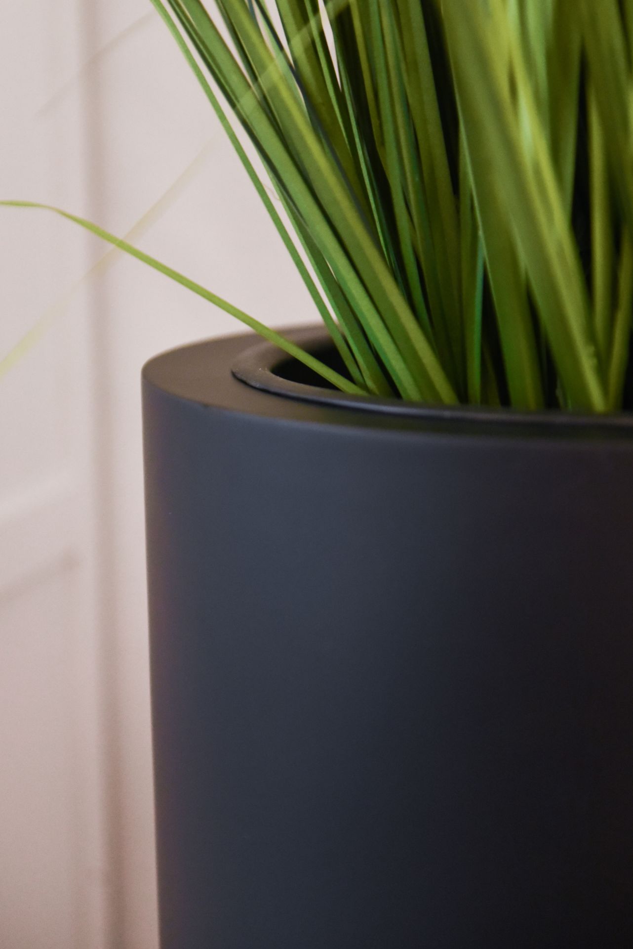 Pflanzkübel Pflanzgefäß Bodenvase Fiberglas PILA 100 cm hoch Schwarz | eBay