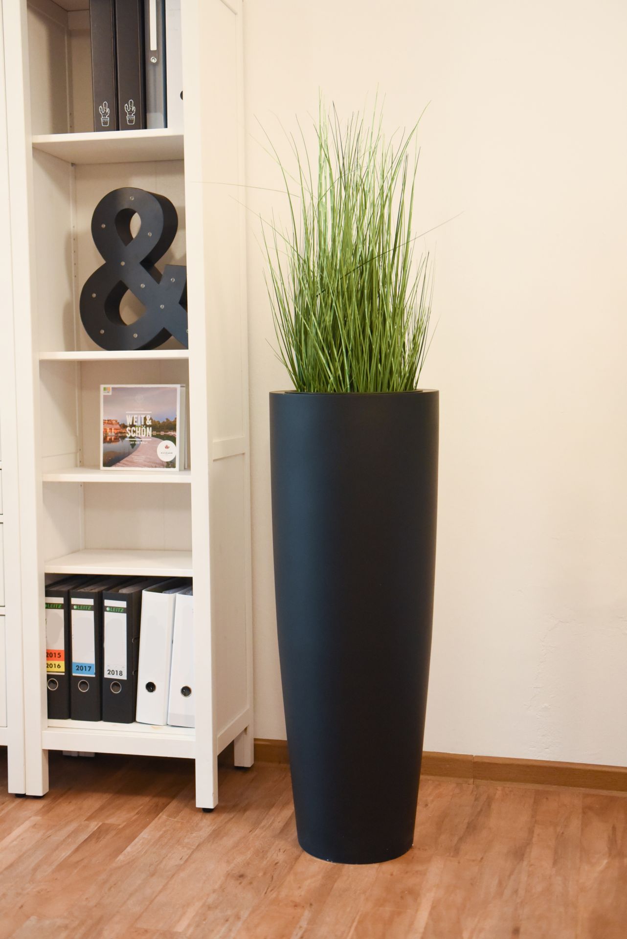 Pflanzkübel Pflanzgefäß Bodenvase Fiberglas PILA 100 cm hoch Schwarz | eBay