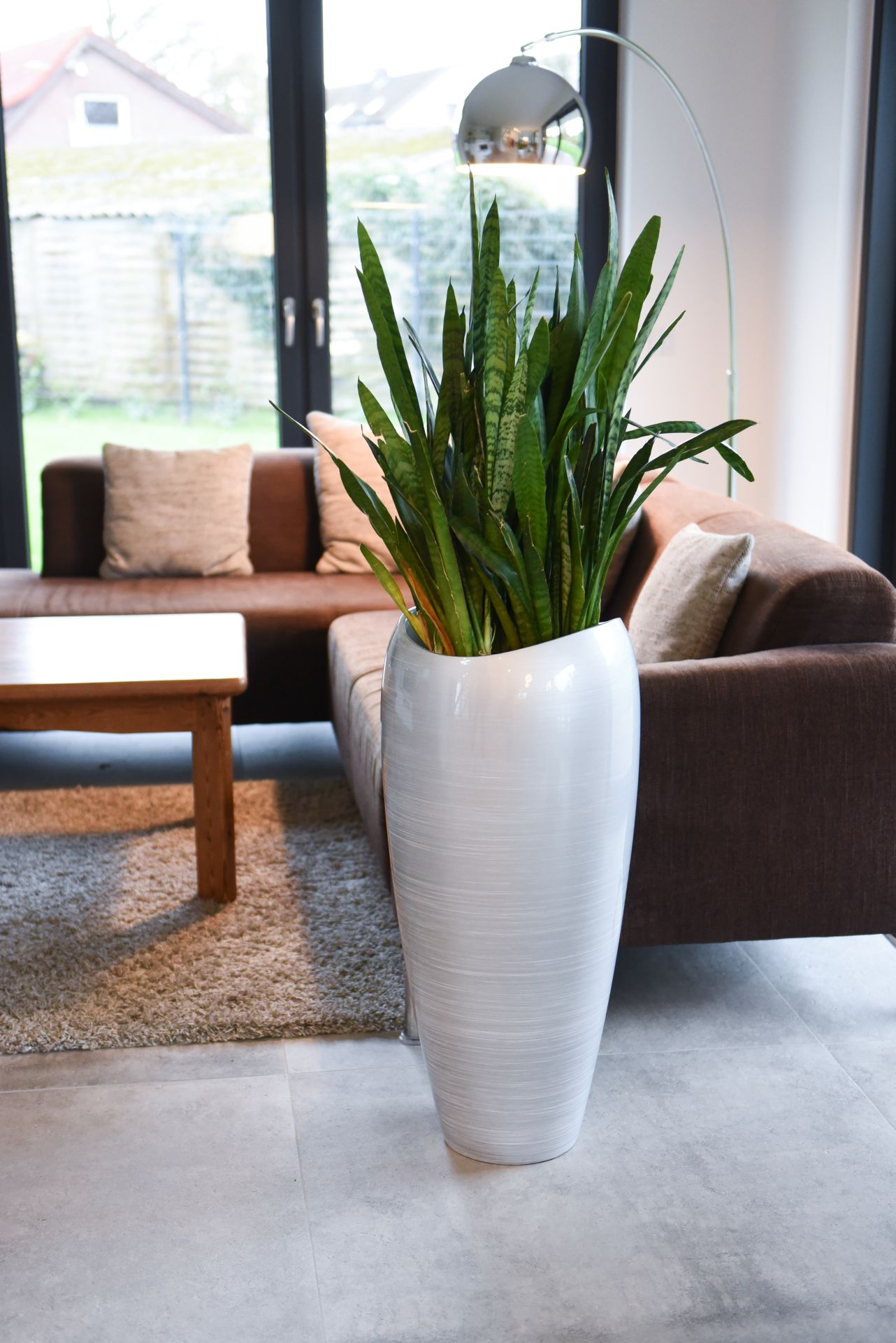 Pflanzkübel Pflanzgefäß exklusiv Deluxe" 81 cm hoch Silber Weiß