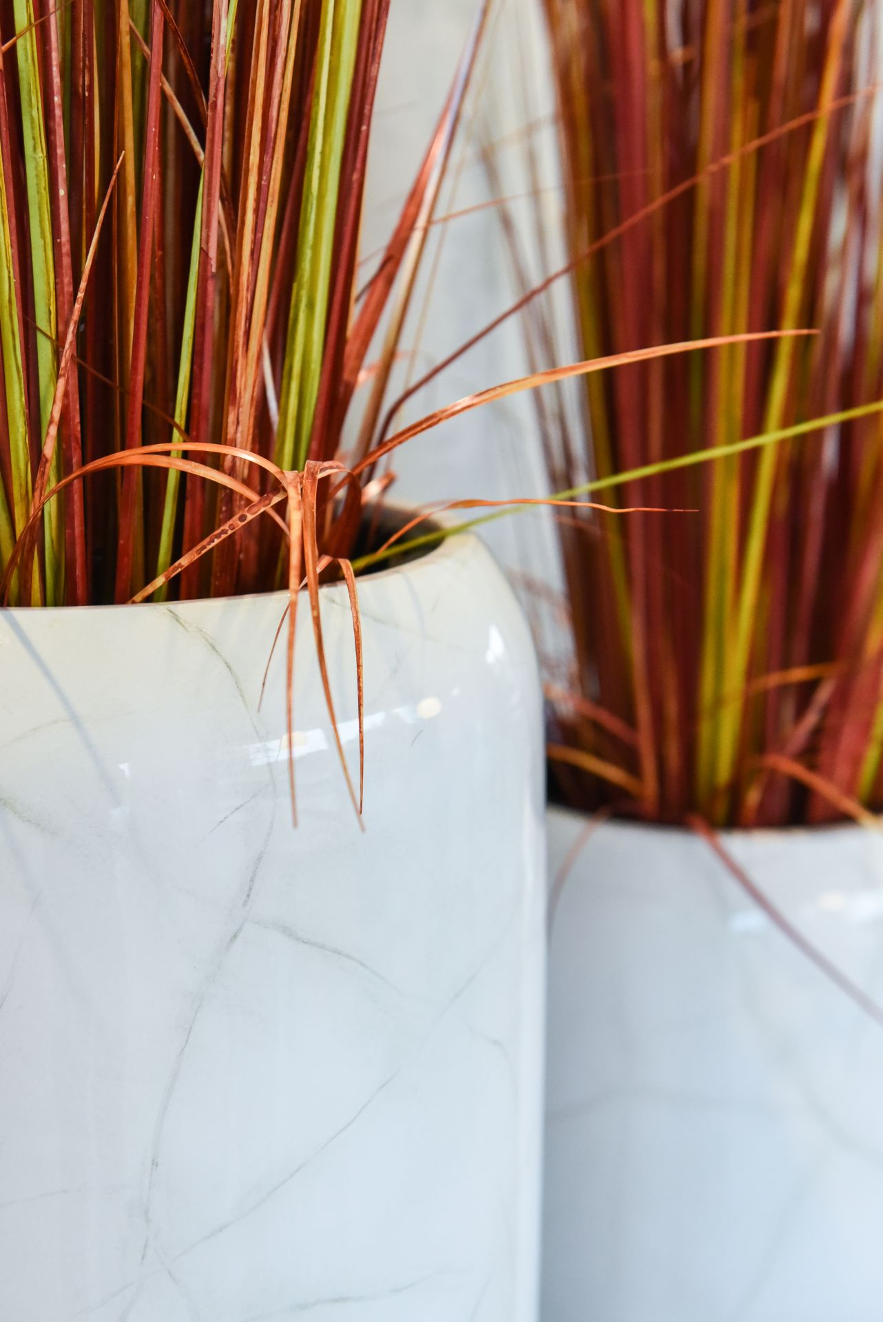 Pflanzkübel Pflanzgefäß exklusiv "Cavita" 117 cm hoch Weiß Marmor