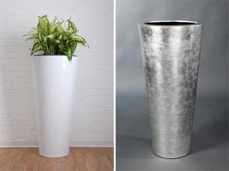Blumenkübel aus Fiberglas, weiß und silbern