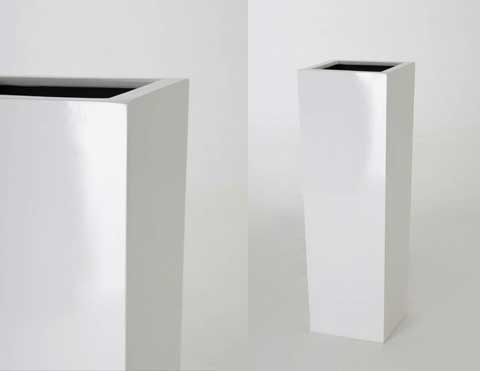 Podest und Pflanzkübel: KAMBIO aus Fiberglas